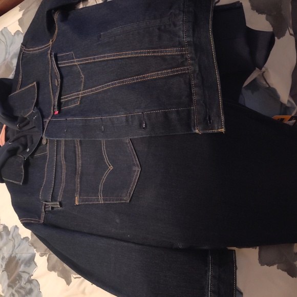 Jean jacket and matching jeans set - Picture 2 of 2